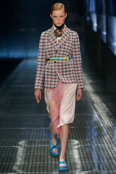 Look 17